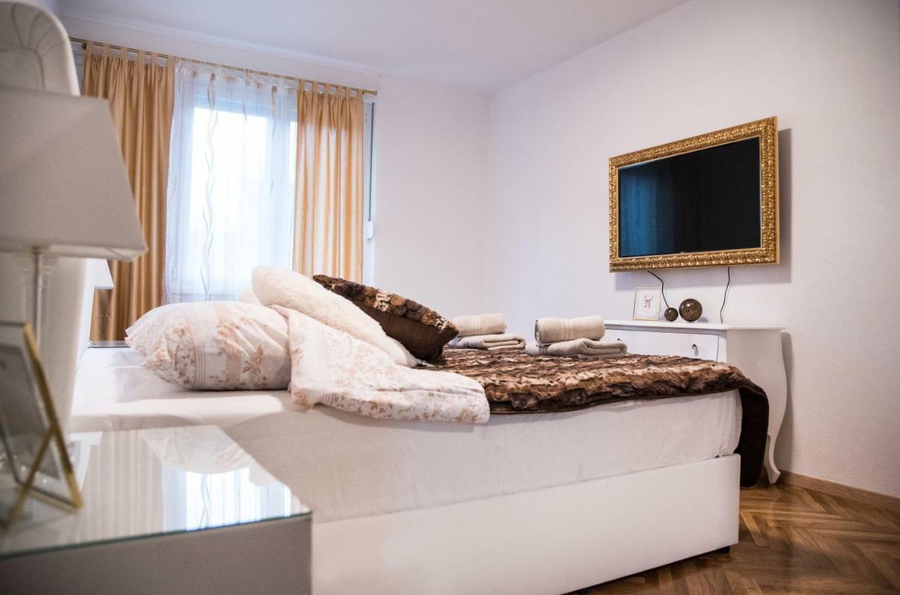 Lägenhet Deni Luxury